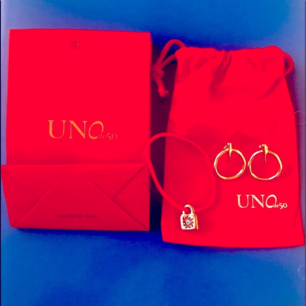 UNOde50 Earrings - Picture 3 of 6